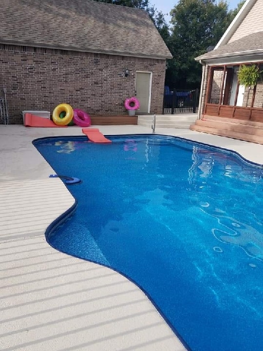 Pool Liner Installation - Sunnyside Cleaning Solutions